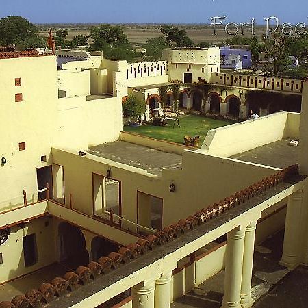 Pachewar Garh Fort Buitenkant foto